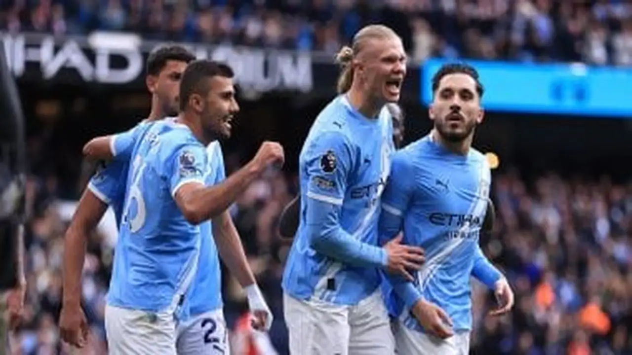 بيرنلي ضد مان سيتي.. هالاند يقود هجوم السيتيزنز ومرموش بديلاً